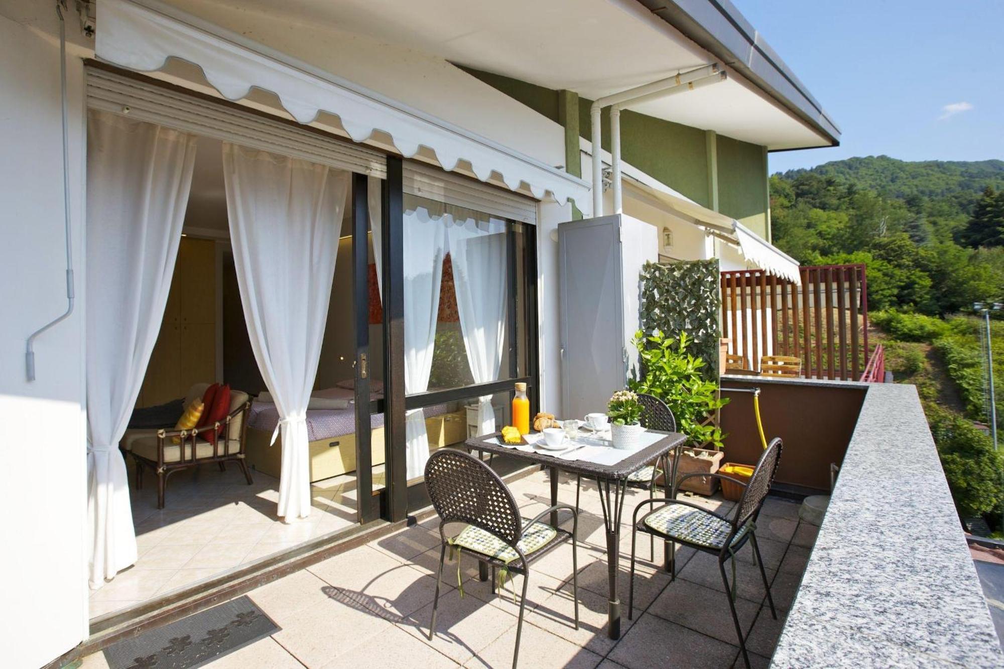Residenz La Selva Studio-Apartments Ghiffa Quarto foto